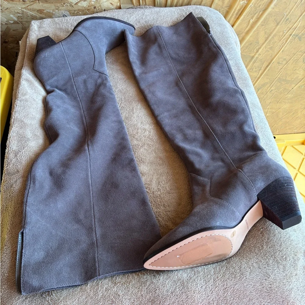 NWOT Vince Camuto Sewinny Knee High Grey Suede Boots Size 8